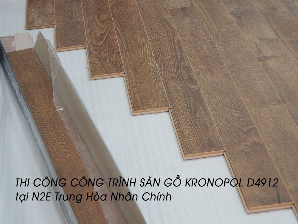 Thi công công trình sàn gỗ Kronopol D4912 tại N2E Trung Hòa Nhân Chính